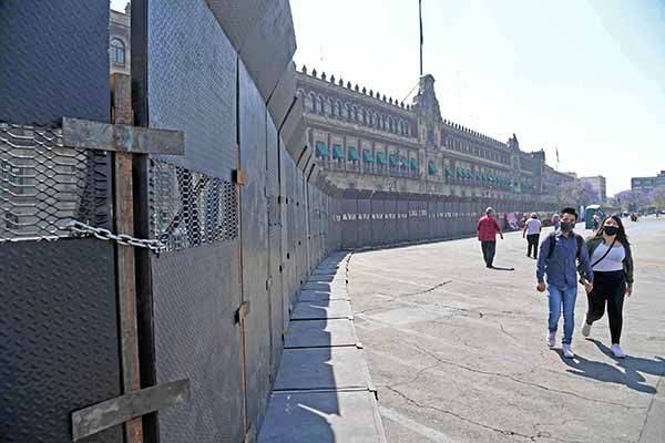 Amurallar Palacio Nacional para 8M costó 800 mil pesos