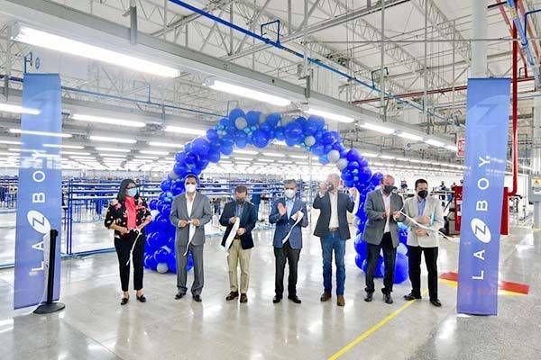 Anuncia Riquelme más inversión para Coahuila