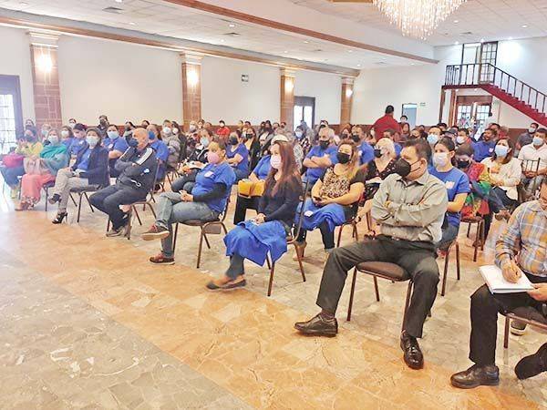 Citan a maestros para capacitarlos