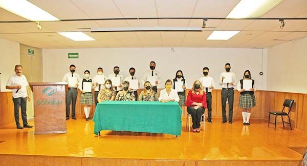 Beca Ternium con 10 mil pesos