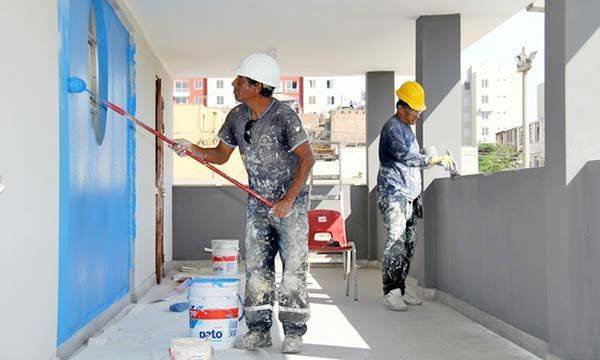 Proveeduría local reparará escuelas