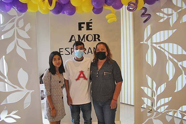 Felices y fuertes; niños luchan contra el cáncer