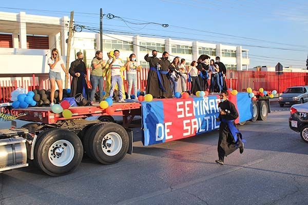 Un éxito caravana de los seminaristas