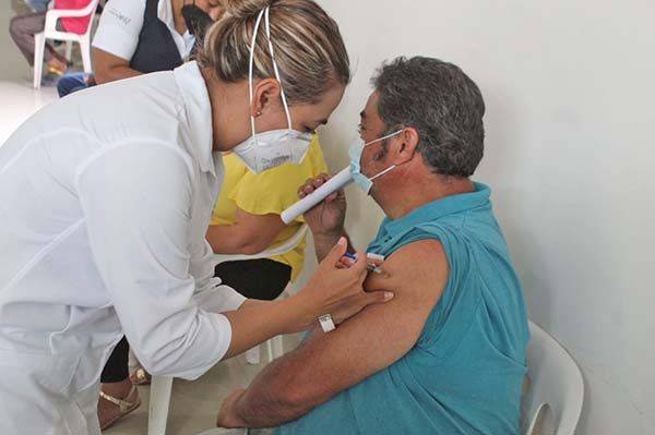Reconoce Municipio a Secretaría por vacunas