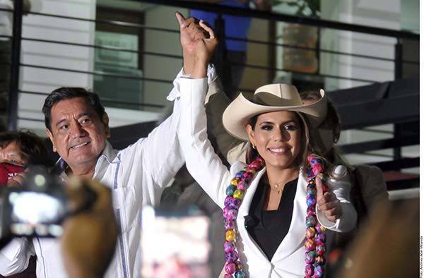 Logra registro hija de Salgado