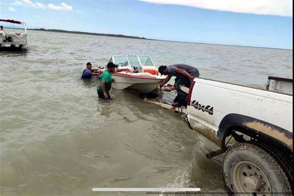Se hunden embarcaciones en El Cuchillo tras tormenta