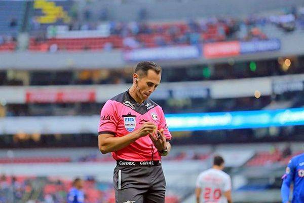 Con árbitros polémicos para las Semifinales