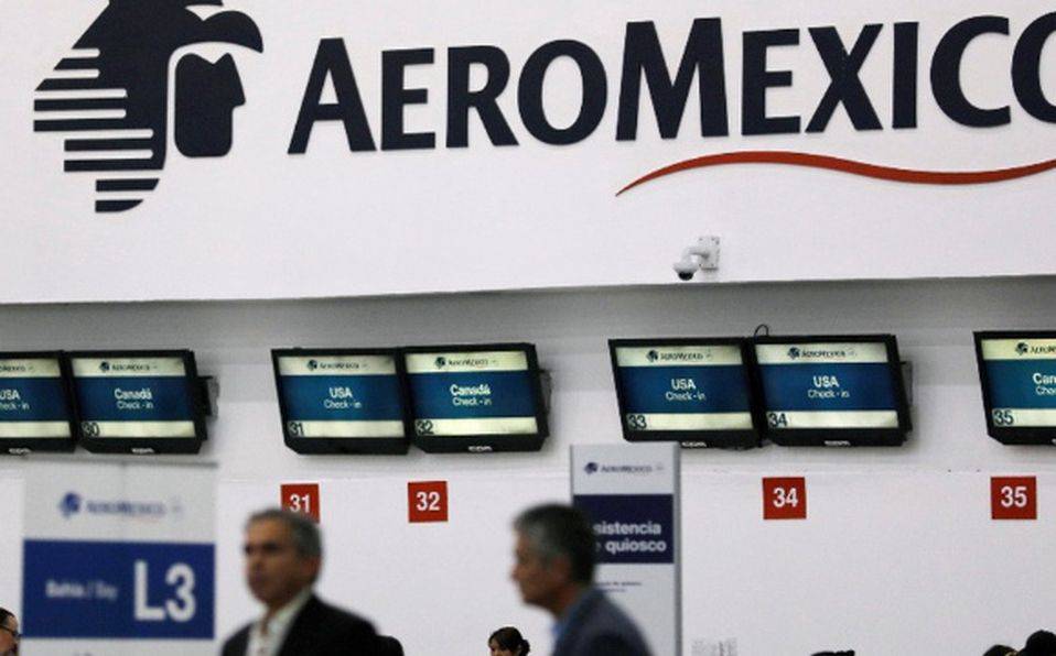 Sobrecargos de Aeroméxico consiguen un aumento salarial de 1.9%