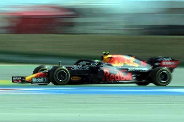 Nombran a Checo Piloto del Día en Portugal