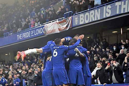 Queda Chelsea a un paso de amarrar Champions