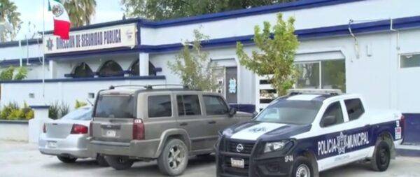 Policías golpean y encarcelan a sujeto