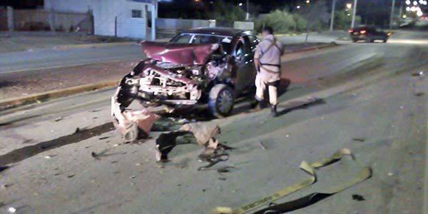 Potente colisión deja dos heridos