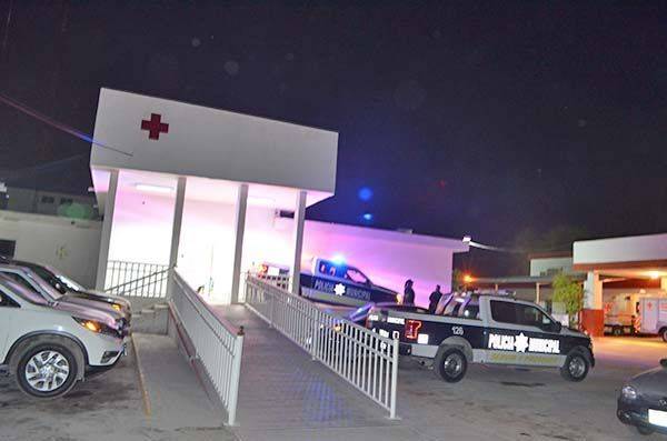 Celoso marido la manda al hospital