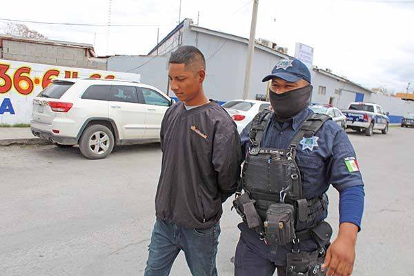 Cae ladrón con las manos en la masa