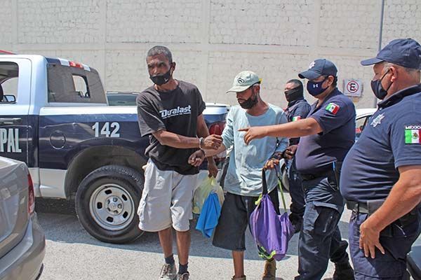 Encierran a dúo en operativo