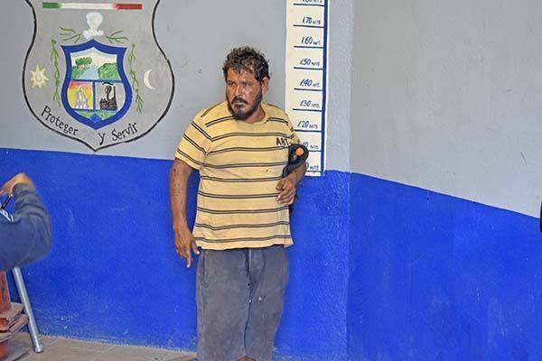 Tóxico merodea en casas ajenas