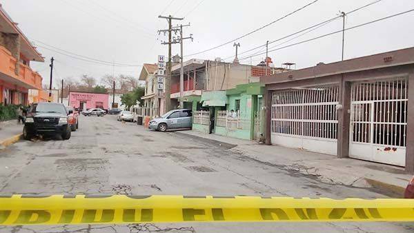 Se suicida en hotel
