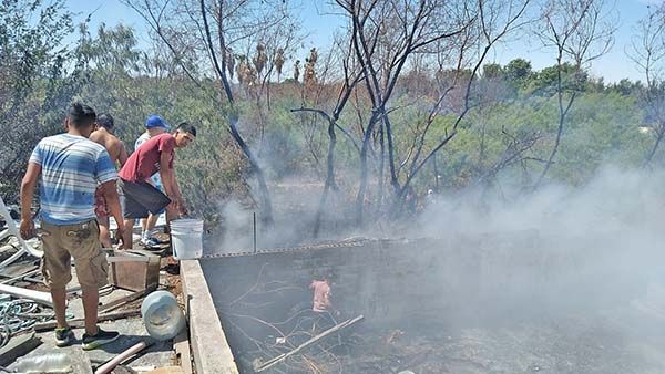 Amenaza fuego a viviendas