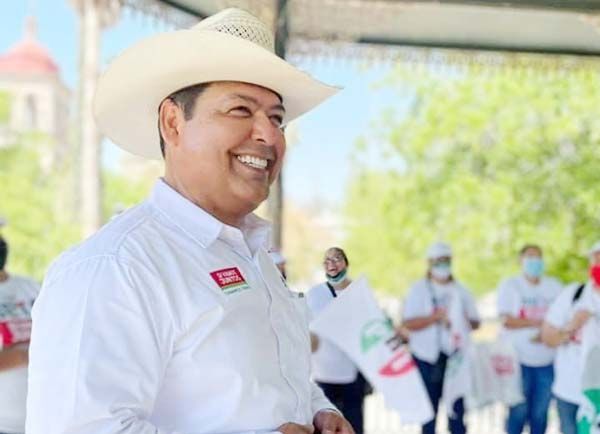 Agradece Beto Villarreal el apoyo de madres de familia