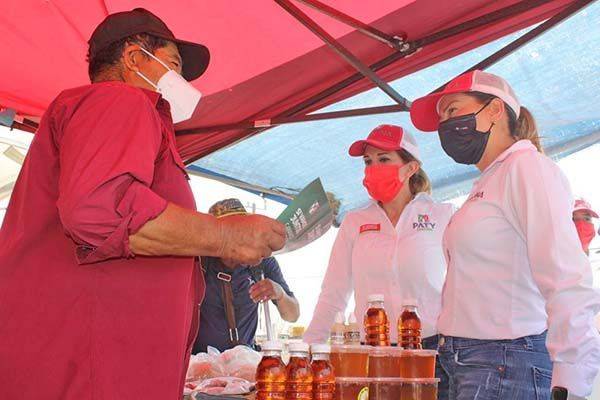 Refrenda Cristina su apoyo a comerciantes