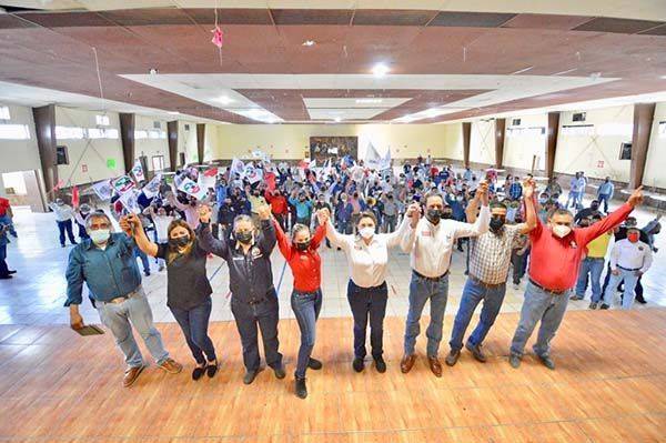 Respaldan a candidatas del PRI obreros de 288