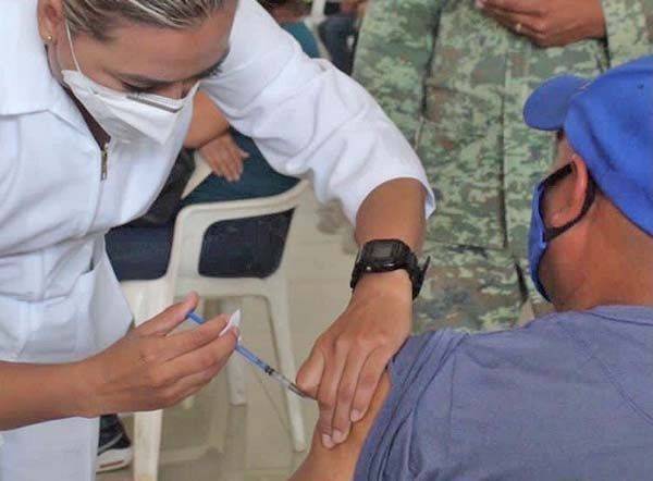 Exhortan a registrarse a personas de 40 a 49