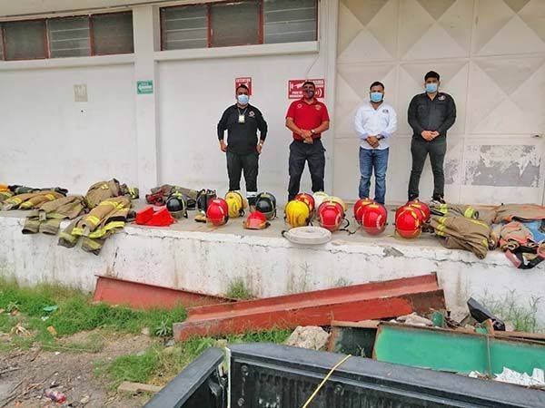 Dona equipo a Bomberos la Fundación 911 México