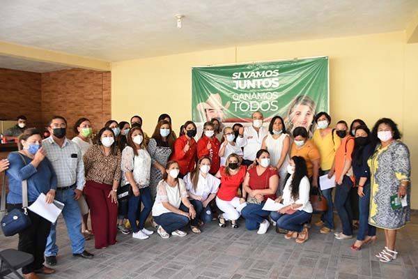 Compromete Gladys apoyo a profesores