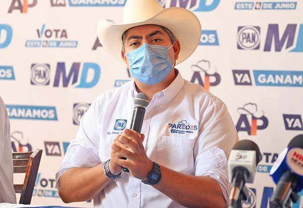 Pide Paredes votar para evitar caer en dictadura