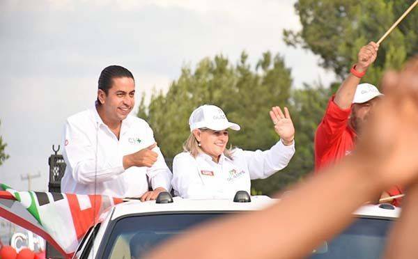 Gladys y Chema cierran en RA con mega caravana