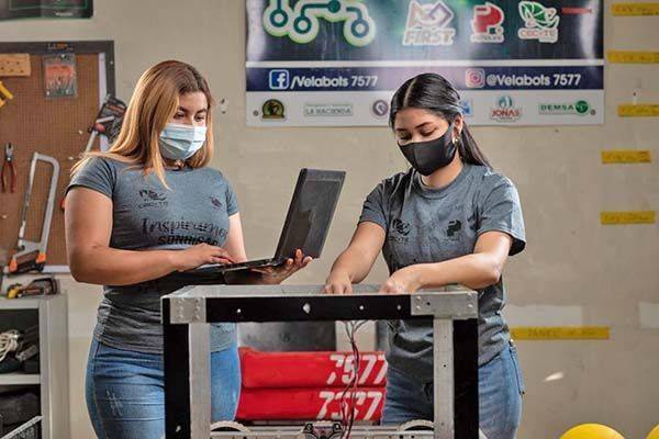 Destaca Peñoles en First Robotics México