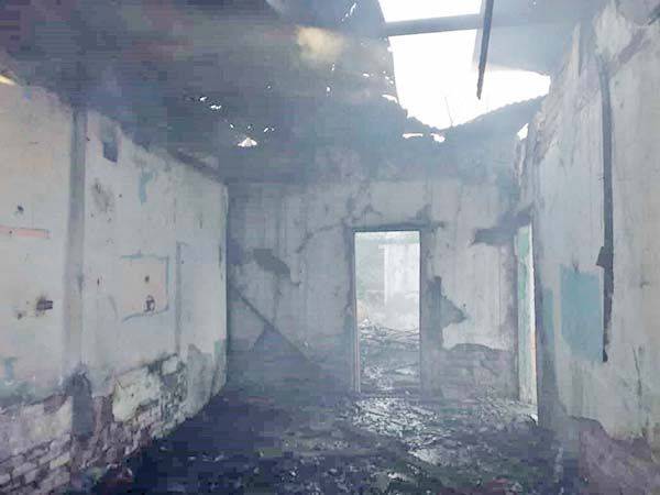 Pirómanos queman vivienda en Sabinas
