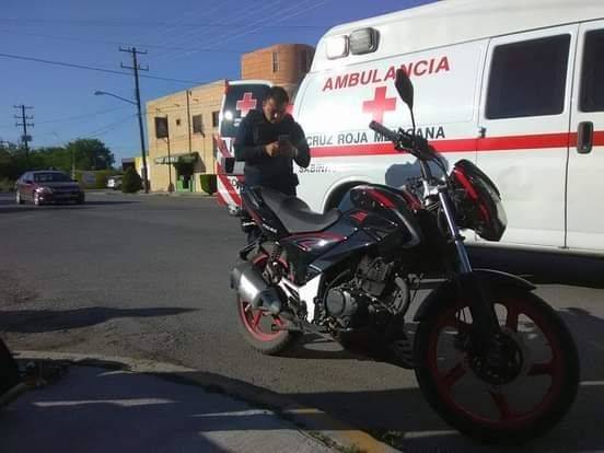 Moto choca contra tráiler