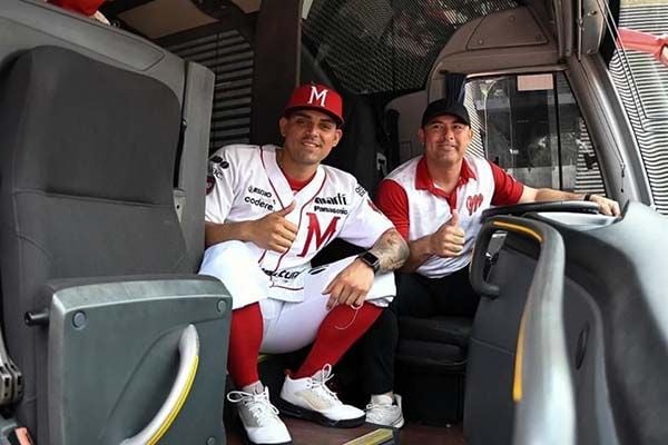 Llegan Roberto Osuna y Oliver Pérez a la LMB