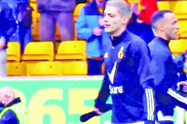 Aparece Raúl Jiménez en el Molineux
