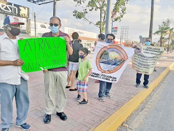 Salen a protestar por pago en UMA´s
