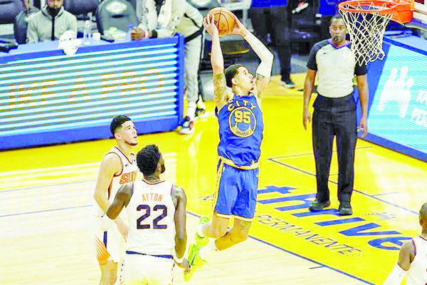 Dan Warriors contrato multianual a Toscano