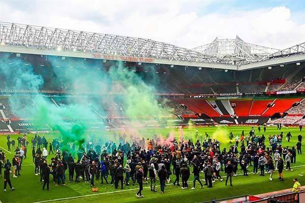 No dio United paso a invasores de Old Trafford