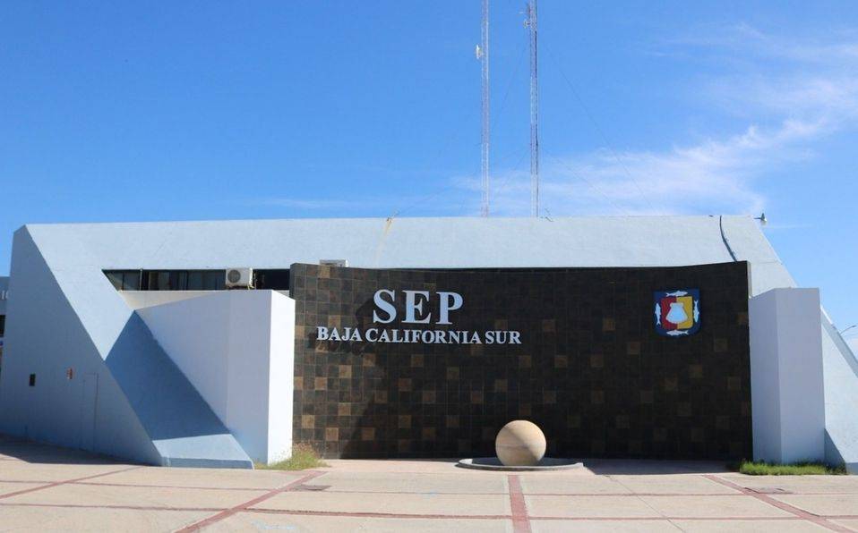 Aún con maestros vacunados no es seguro el regreso a clases en BCS, dice SEP estatal