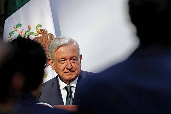 ‘Clase media permitió fascismo de Hitler’, afirma AMLO