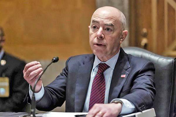 Arriba Secretario de Seguridad de EU a México