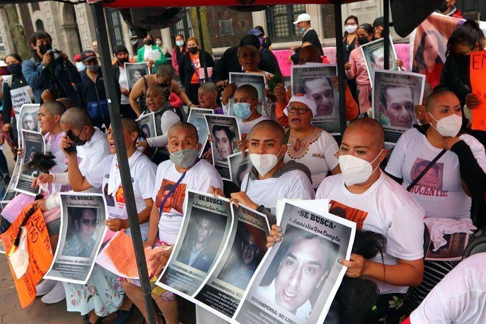 Se rapan mujeres que exigen amnistía para 23 presos