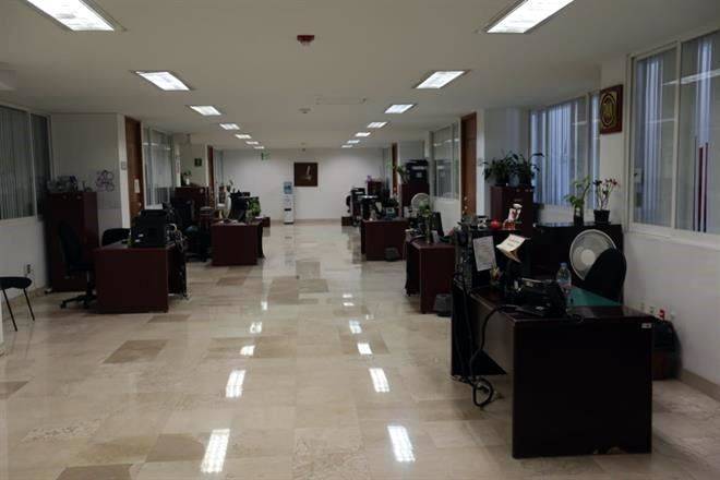 Volverán a oficinas burócratas de CDMX vacunados