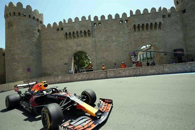 Domina Checo Práctica 2 en Azerbaiyán