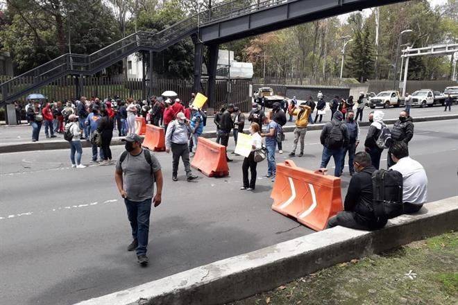 Bloquean ex PFs Avenida Constituyentes; urgen pagos