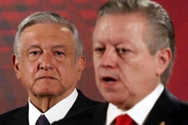 Consultan ‘regalazo’… y AMLO arremete