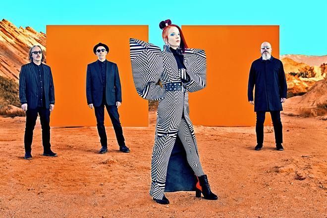 Le pega Garbage con música a la injusticia