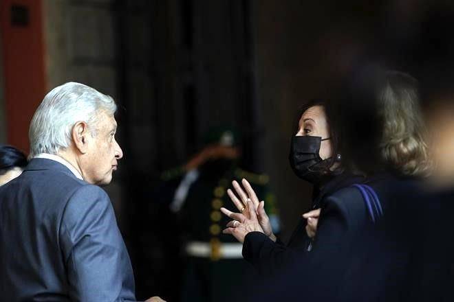 Pidió Harris a AMLO dejar trabajar a las ONG
