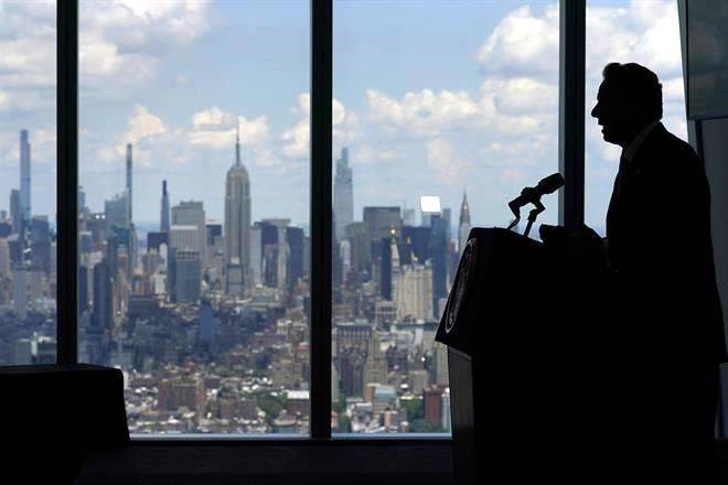 Llega NY a 70% de vacunados y levanta restricciones