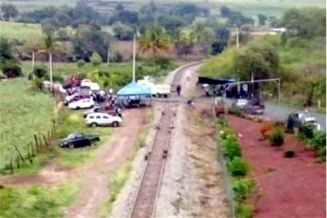 Reclama IP 5 días de bloqueo a vías del tren en Michoacán